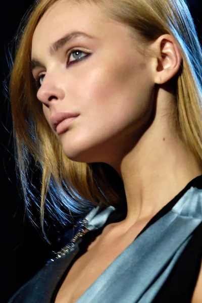 Look 27